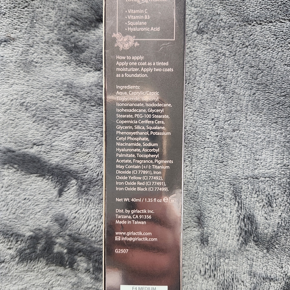 Girlactik 2-in-1 Luminous Tint Foundation - Cream - Picture 2 of 6